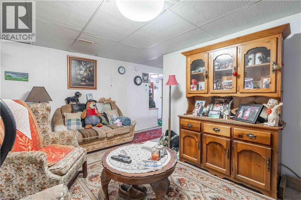 374 Upper Wentworth Street, Hamilton, ON - Indoor