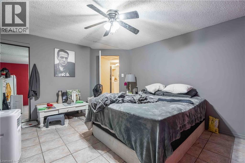 374 Upper Wentworth Street, Hamilton, ON - Indoor Photo Showing Bedroom