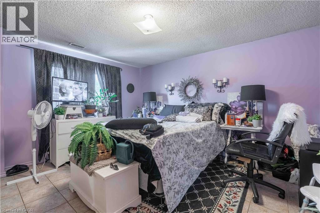 374 Upper Wentworth Street, Hamilton, ON - Indoor