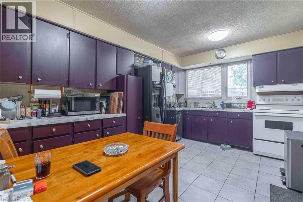 374 Upper Wentworth Street, Hamilton, ON - Indoor Photo Showing Kitchen