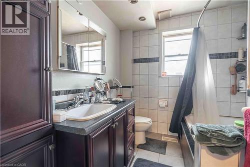 374 Upper Wentworth Street, Hamilton, ON - Indoor Photo Showing Bathroom