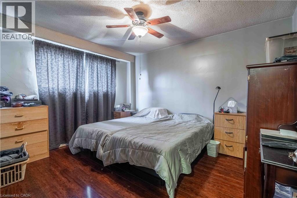374 Upper Wentworth Street, Hamilton, ON - Indoor Photo Showing Bedroom