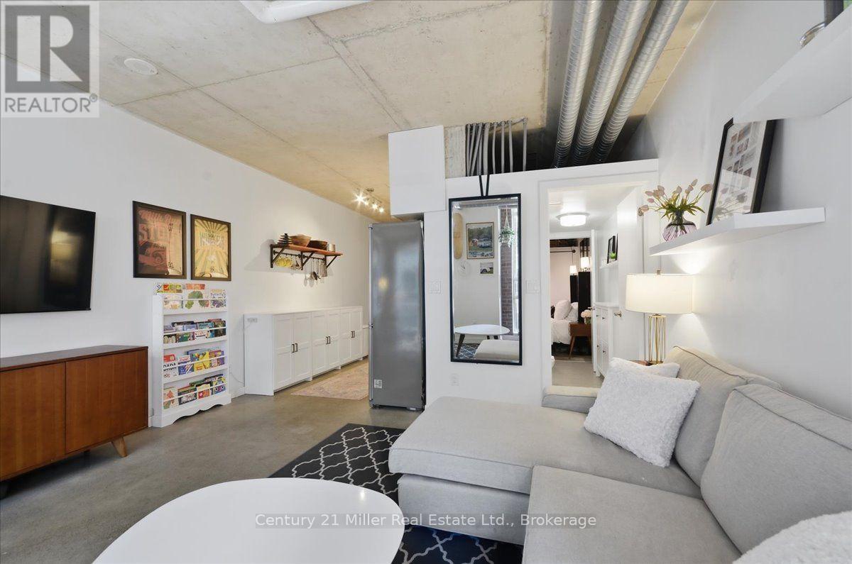 518 - 150 Sudbury Street, Toronto (Little Portugal), ON - Indoor