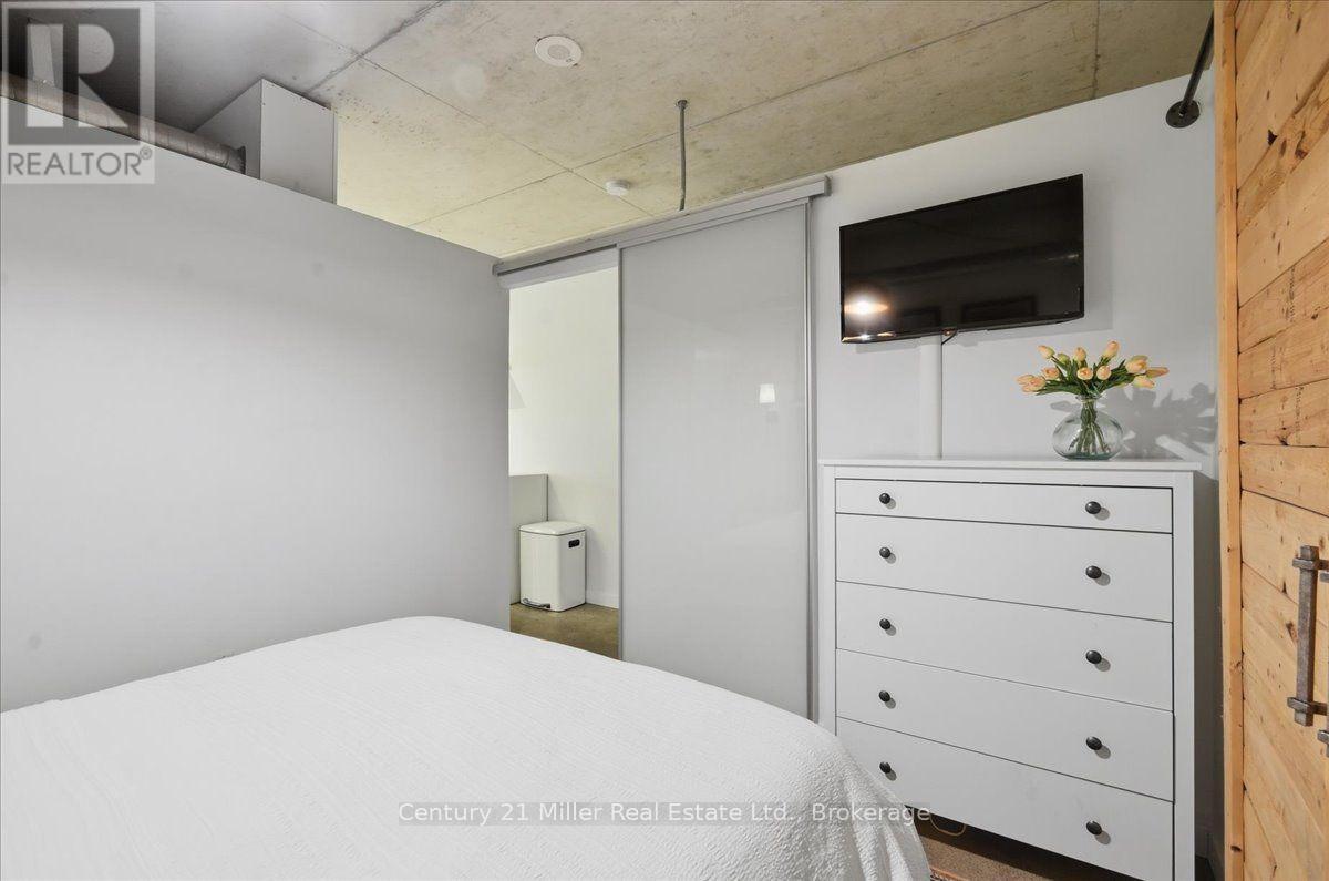 518 - 150 Sudbury Street, Toronto (Little Portugal), ON - Indoor Photo Showing Bedroom