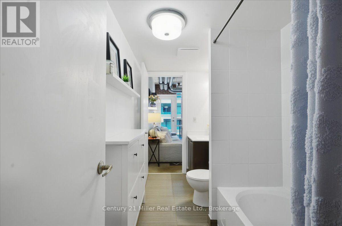518 - 150 Sudbury Street, Toronto (Little Portugal), ON - Indoor Photo Showing Bathroom