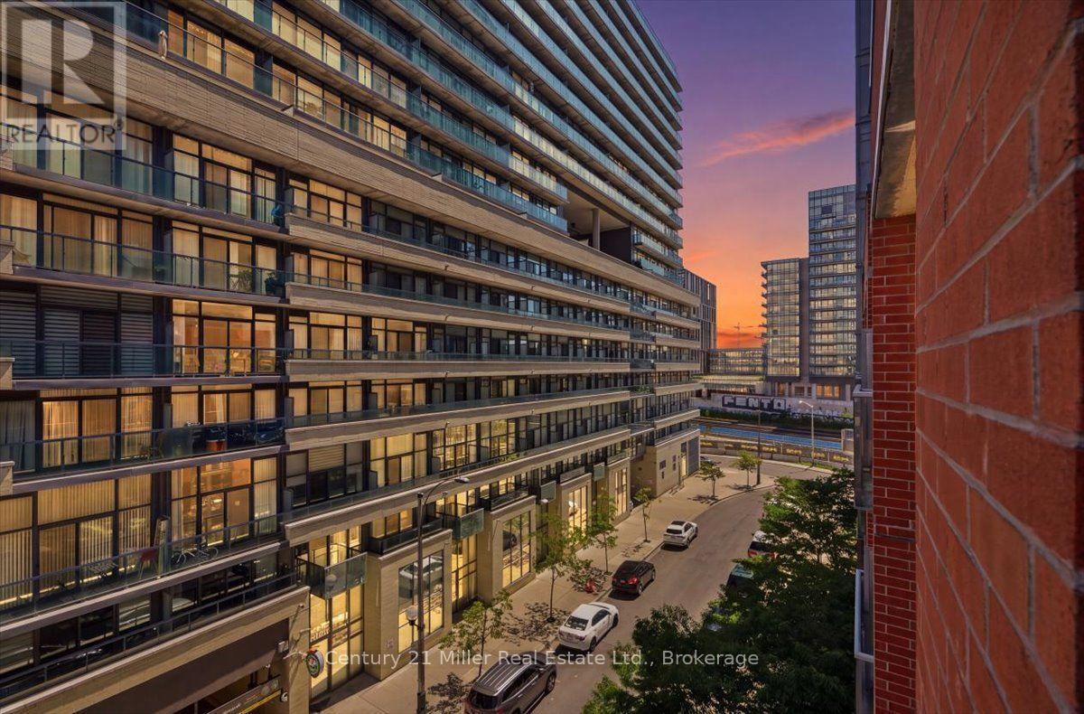 518 - 150 Sudbury Street, Toronto (Little Portugal), ON - Indoor