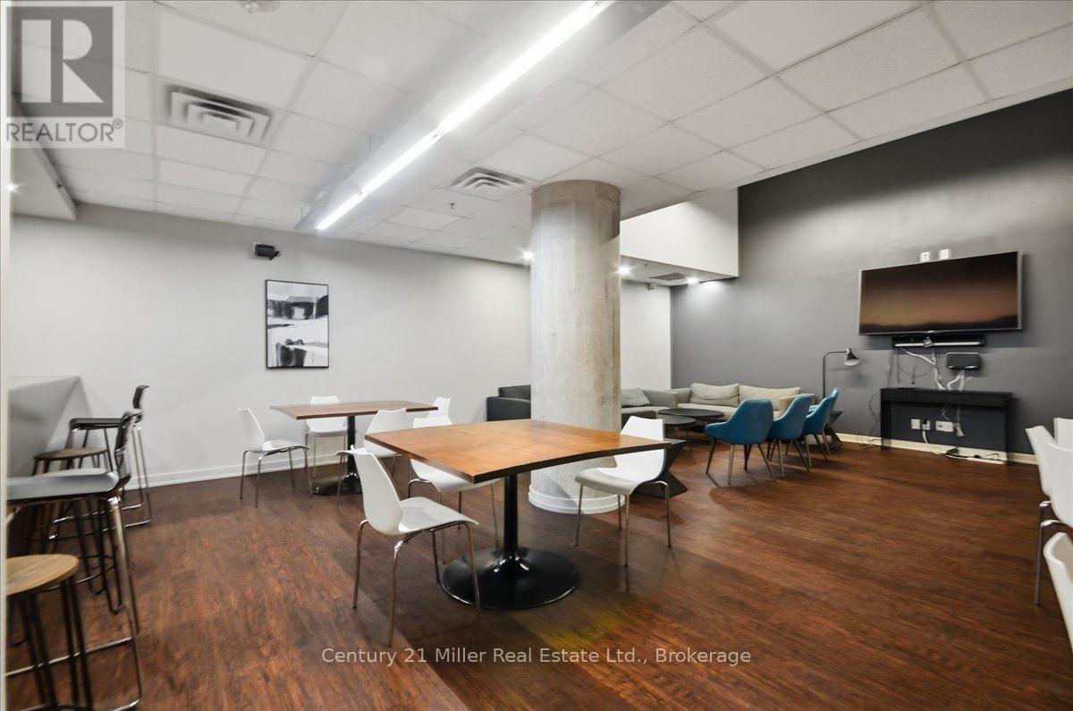 518 - 150 Sudbury Street, Toronto (Little Portugal), ON - Indoor