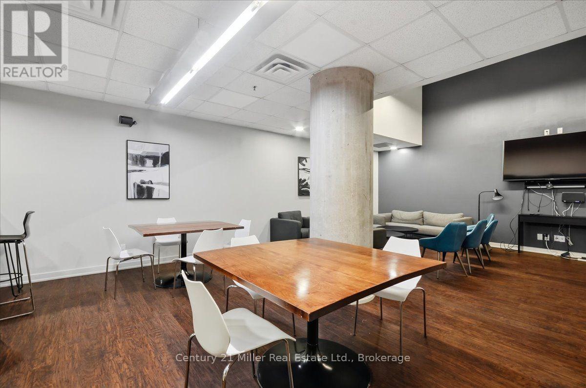 518 - 150 Sudbury Street, Toronto (Little Portugal), ON - Indoor