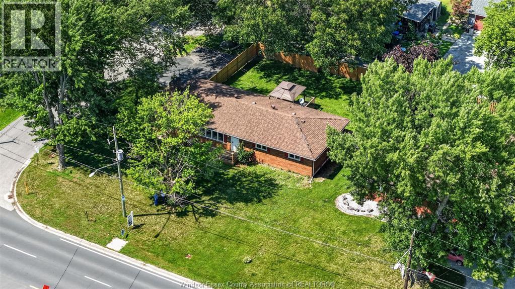 520 Front Road, Lasalle, ON - Outdoor