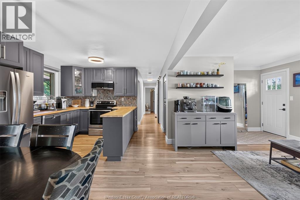 520 Front Road, Lasalle, ON - Indoor Photo Showing Kitchen