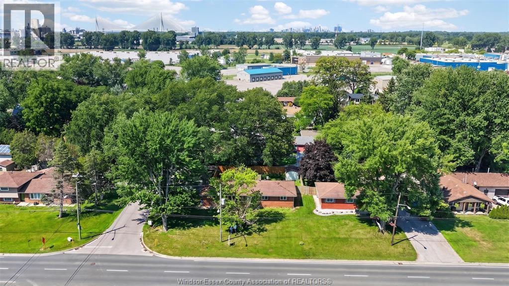 520 Front Road, Lasalle, ON - Outdoor With View