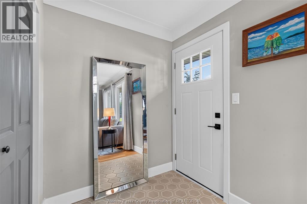 520 Front Road, Lasalle, ON - Indoor Photo Showing Other Room