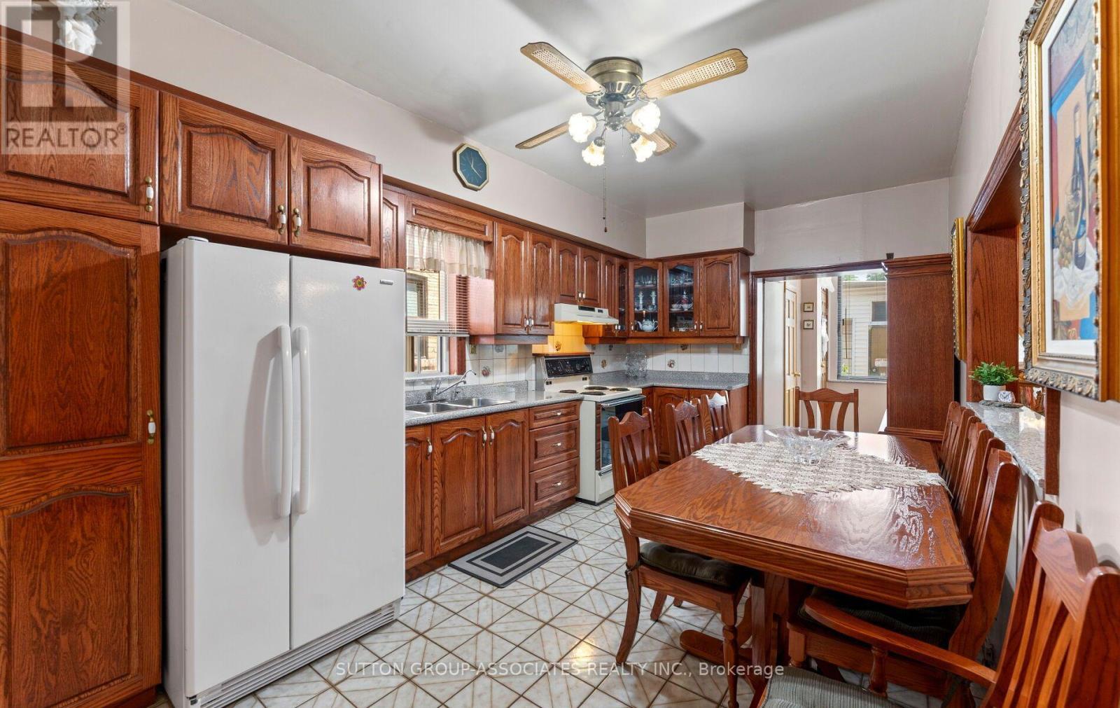 183 Glenholme Avenue, Toronto, ON - Indoor