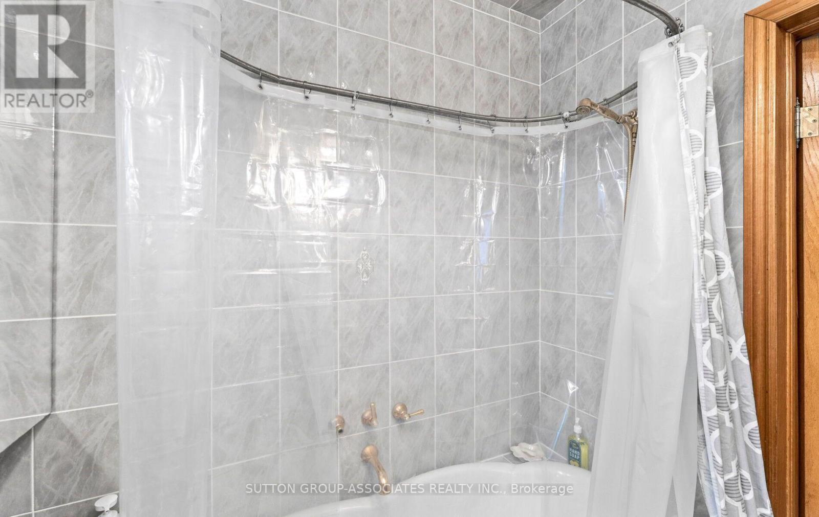 183 Glenholme Avenue, Toronto, ON - Indoor Photo Showing Bathroom