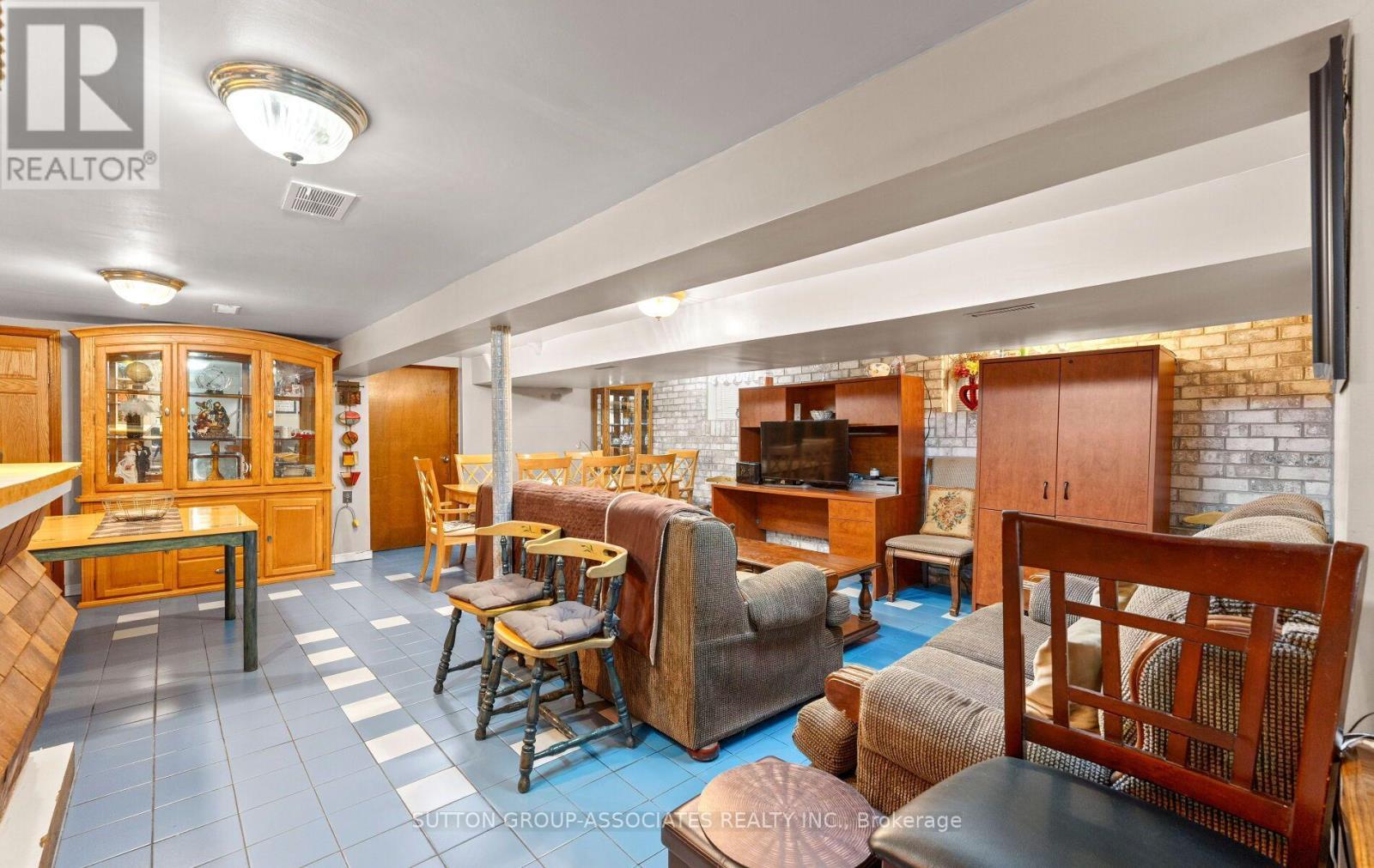 183 Glenholme Avenue, Toronto, ON - Indoor