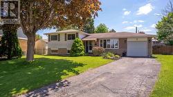 7 STIRLING CRESCENT St. Thomas, ON N5P 3R4
