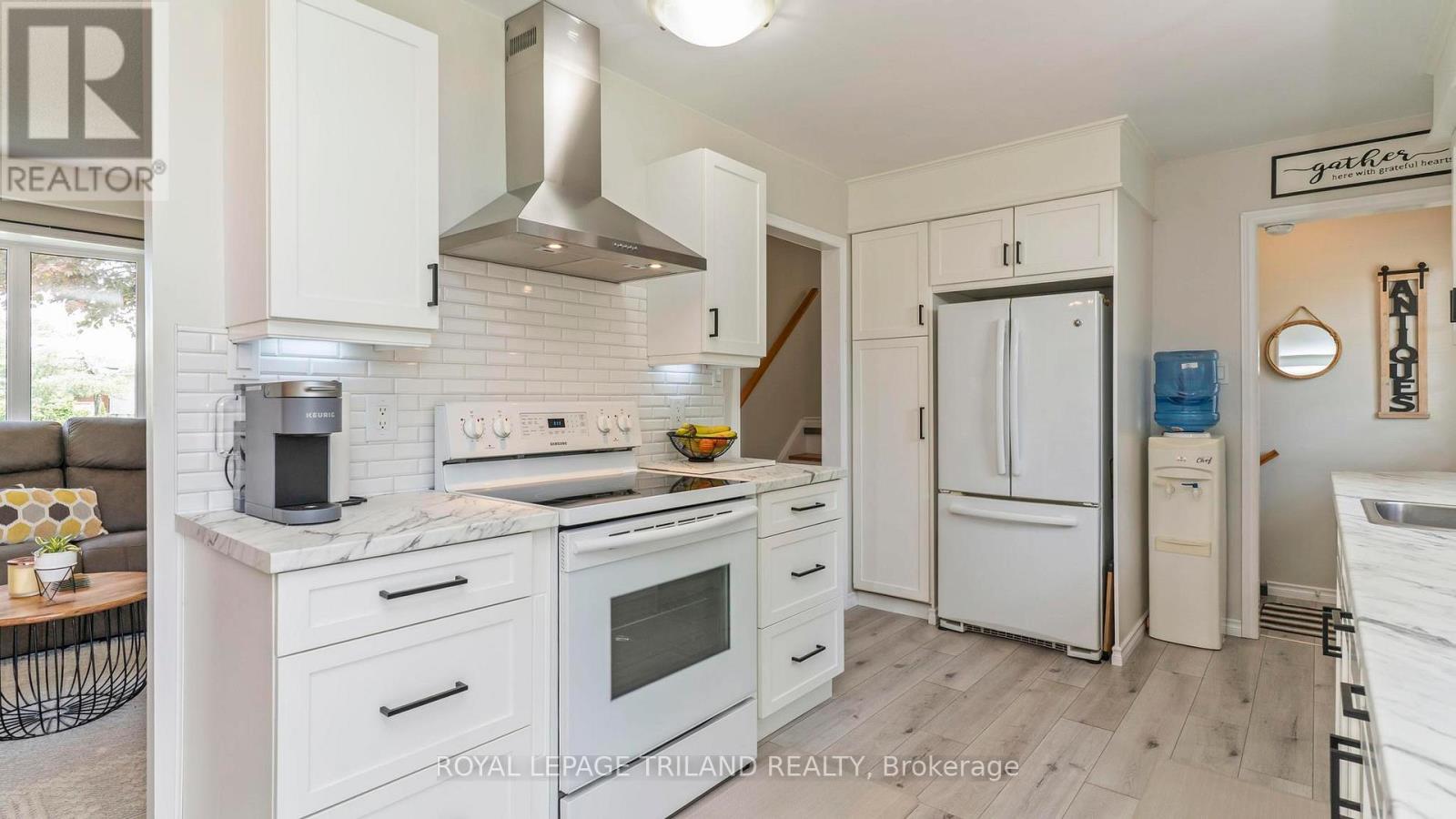 7 Stirling Crescent, St. Thomas, ON - Indoor Photo Showing Kitchen