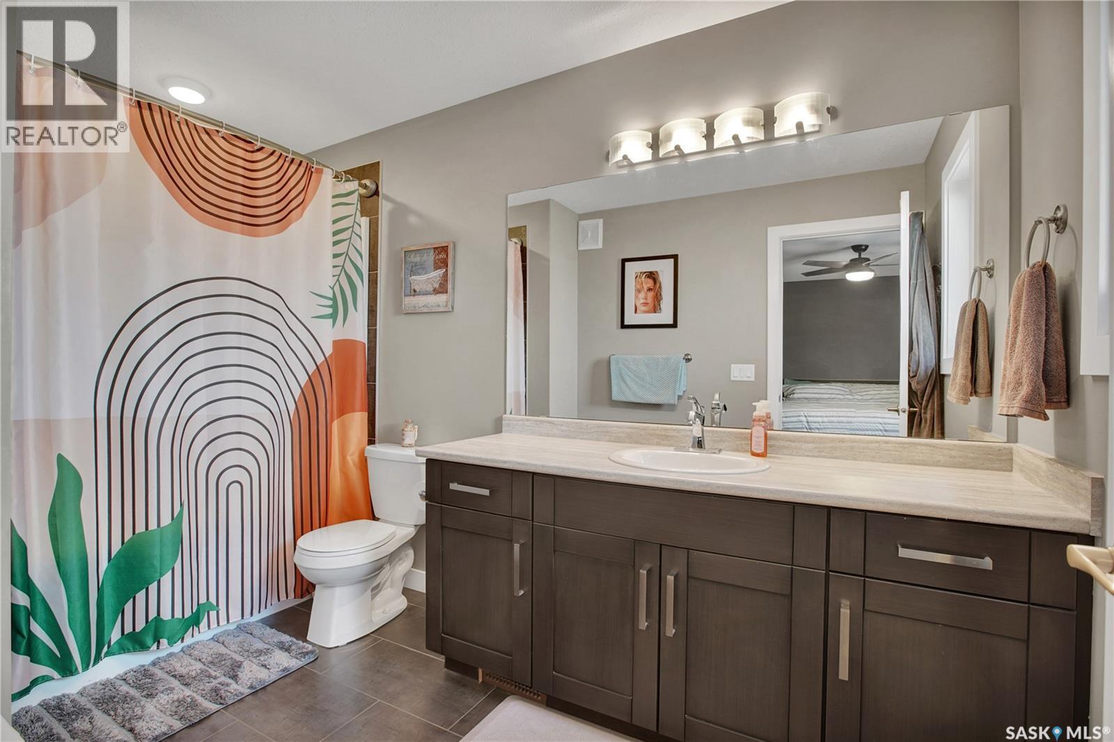 539 Maple Crescent, Warman, SK - Indoor Photo Showing Bathroom