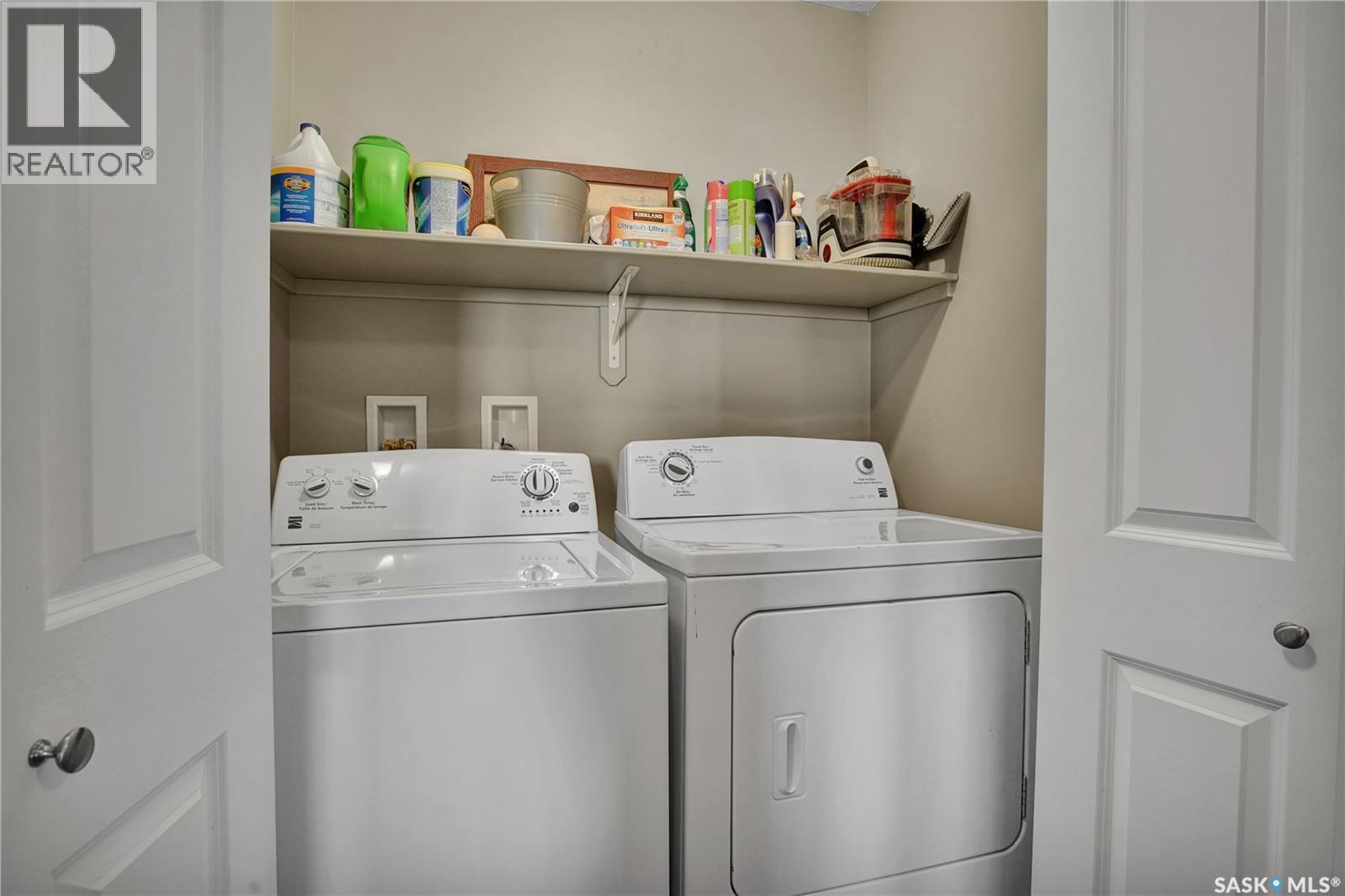 539 Maple Crescent, Warman, SK - Indoor Photo Showing Laundry Room
