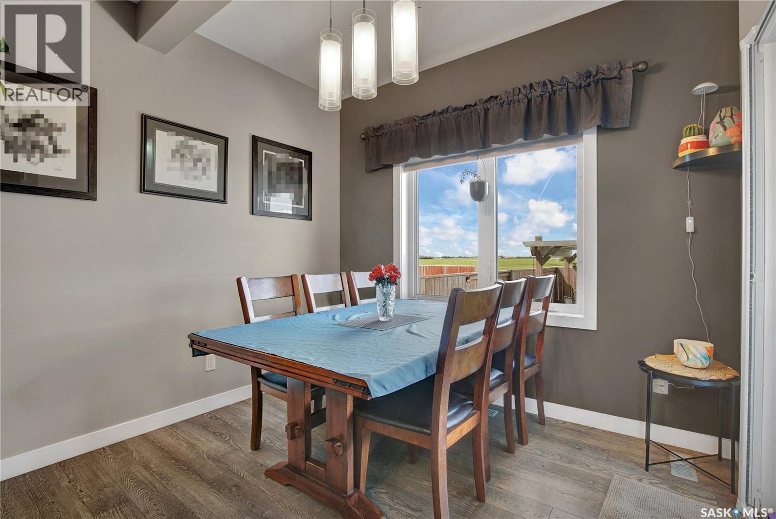539 Maple Crescent, Warman, SK - Indoor Photo Showing Dining Room