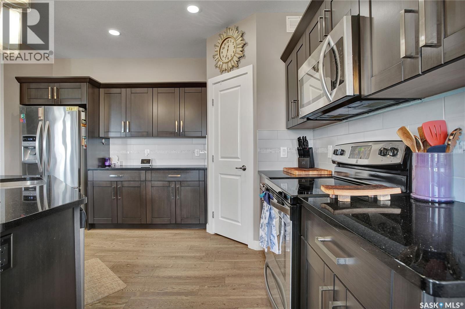 539 Maple Crescent, Warman, SK - Indoor Photo Showing Kitchen