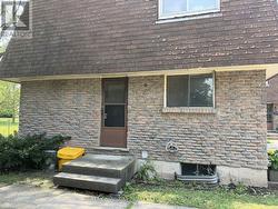 4 - 21 WOODLAWN ROAD Welland (N. Welland), ON L3C 5Y7