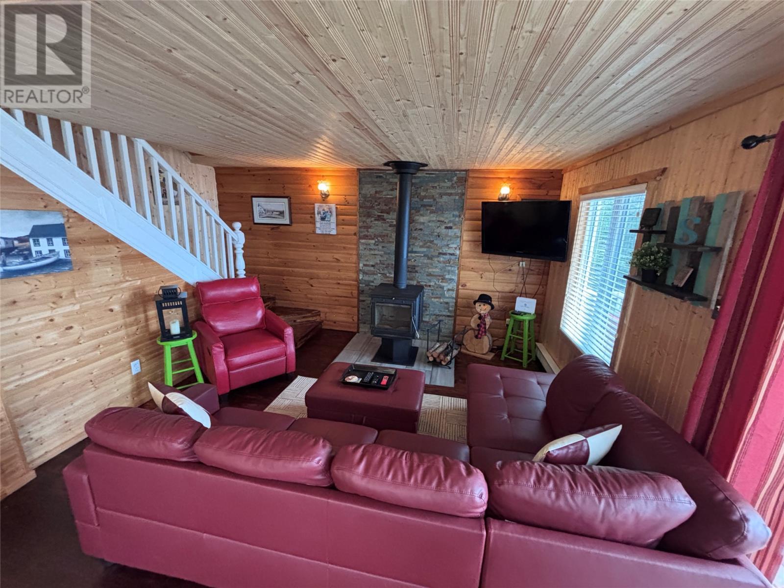 280 Main Road, Whiteway, NL - With Fireplace