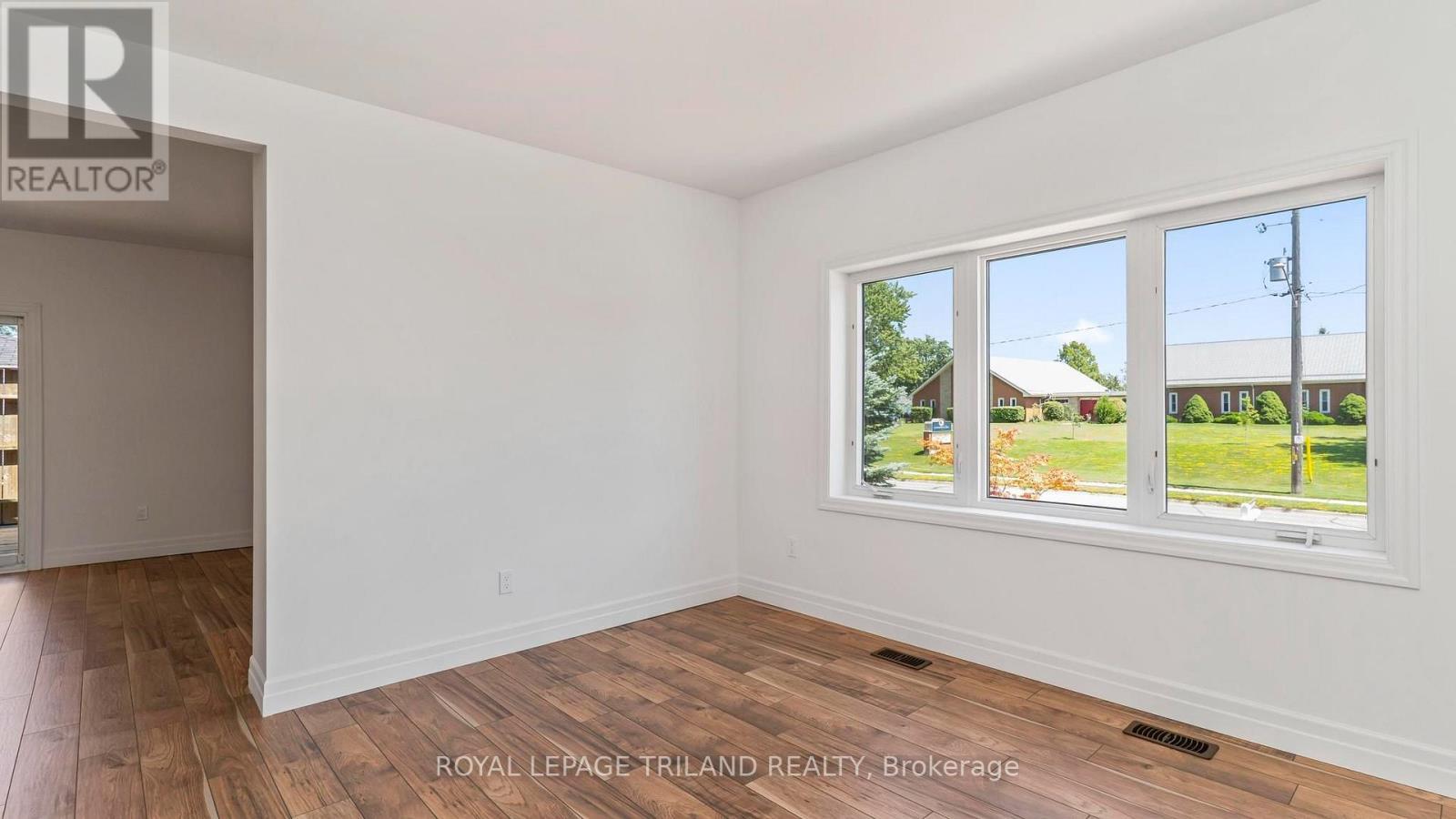 114 Fairview Avenue, St. Thomas, ON - Indoor Photo Showing Other Room