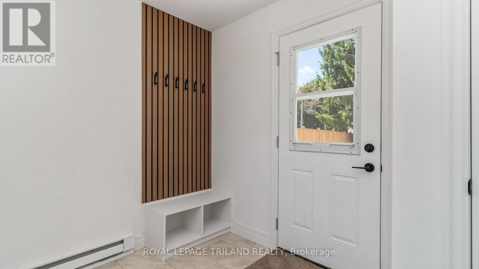 114 Fairview Avenue, St. Thomas, ON - Indoor Photo Showing Other Room