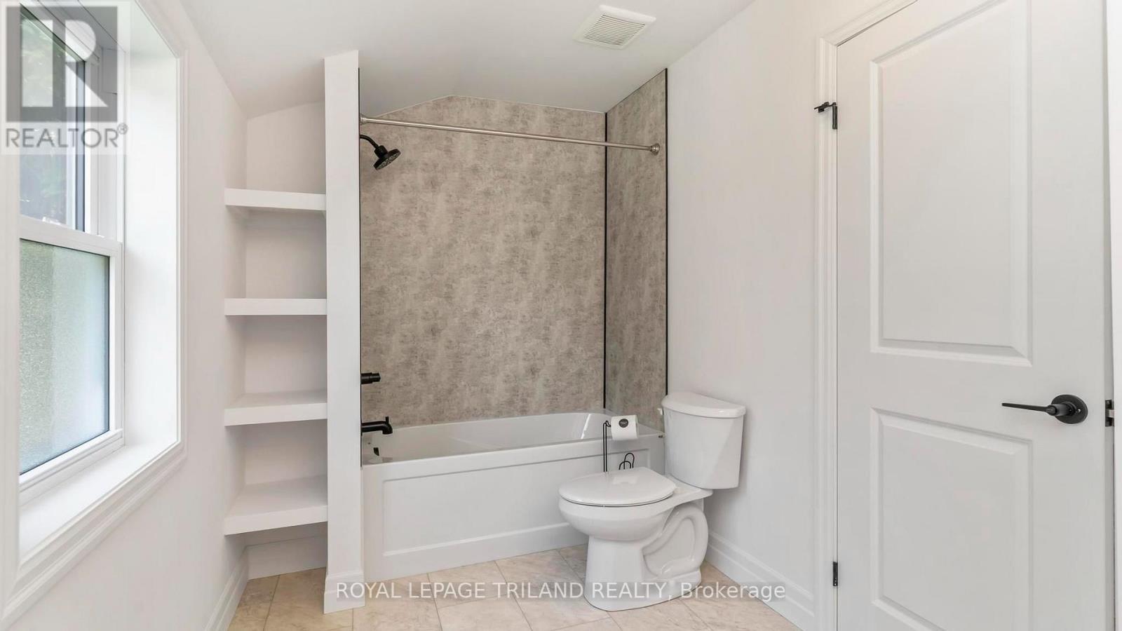 114 Fairview Avenue, St. Thomas, ON - Indoor Photo Showing Bathroom