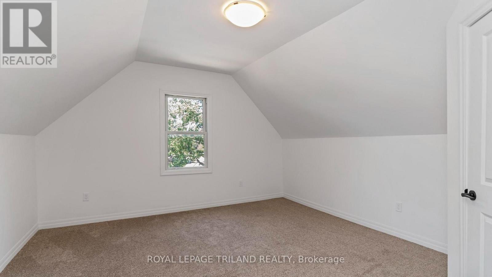 114 Fairview Avenue, St. Thomas, ON - Indoor Photo Showing Other Room