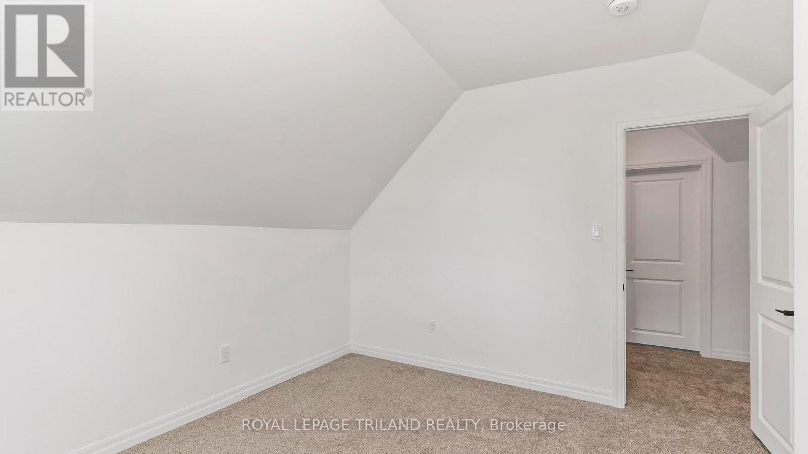 114 Fairview Avenue, St. Thomas, ON - Indoor Photo Showing Other Room