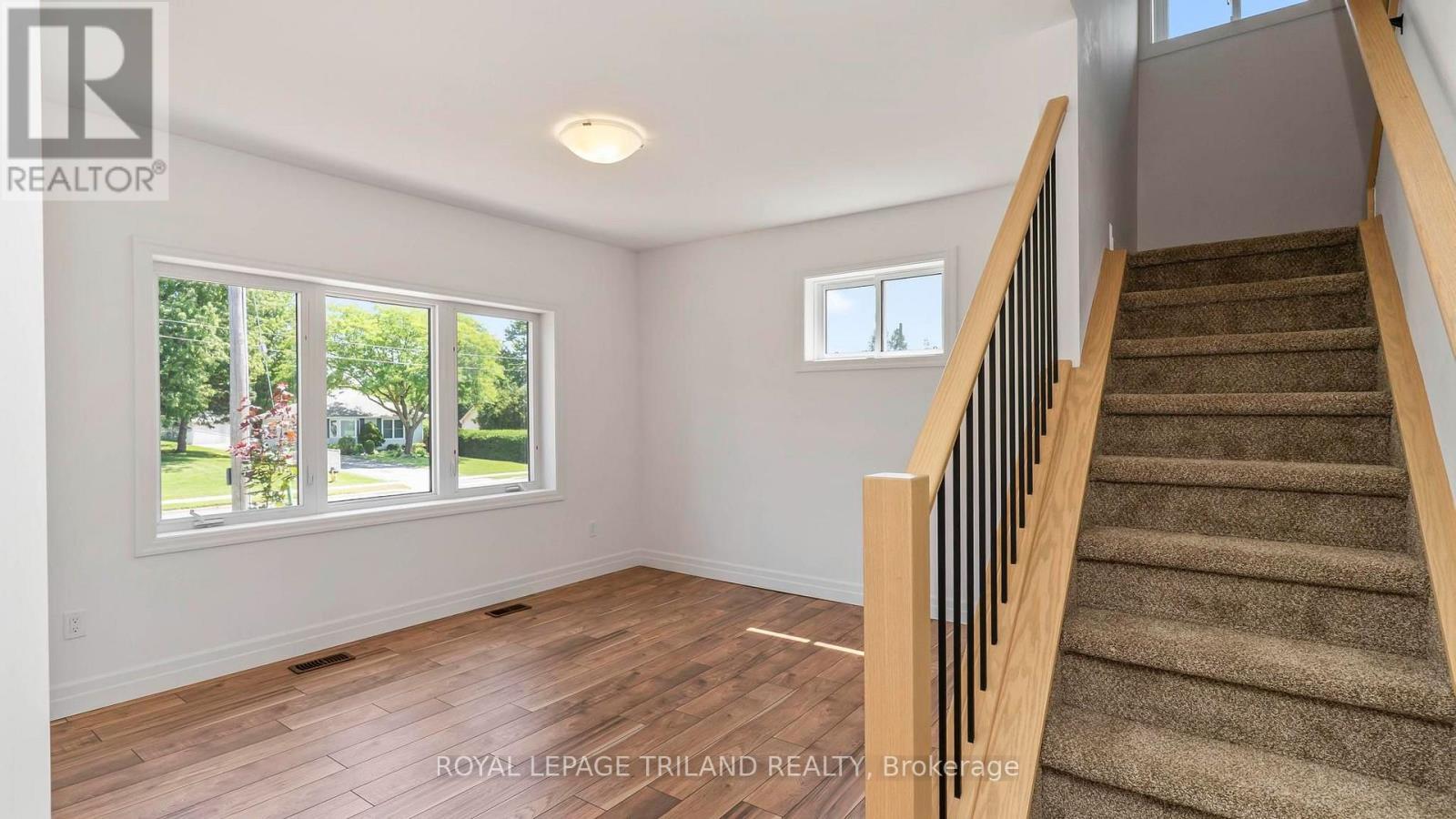 114 Fairview Avenue, St. Thomas, ON - Indoor Photo Showing Other Room