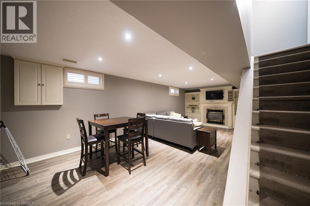 20 Hogarth Road, Brantford, ON - Indoor