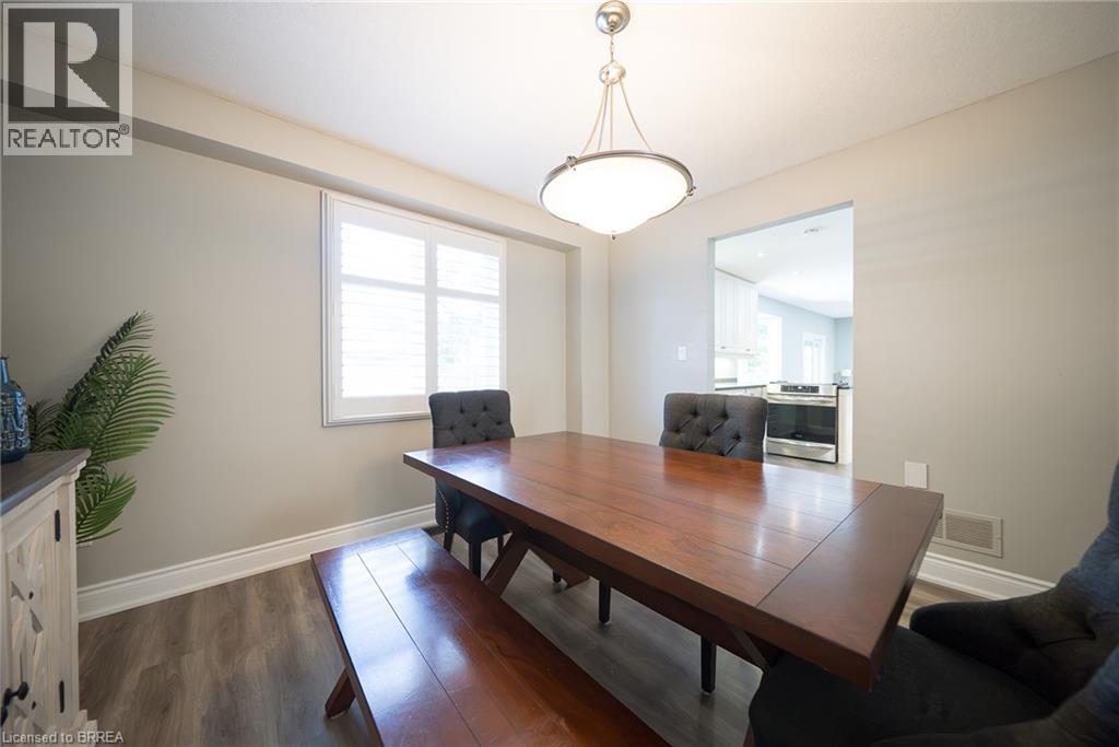 20 Hogarth Road, Brantford, ON - Indoor Photo Showing Dining Room