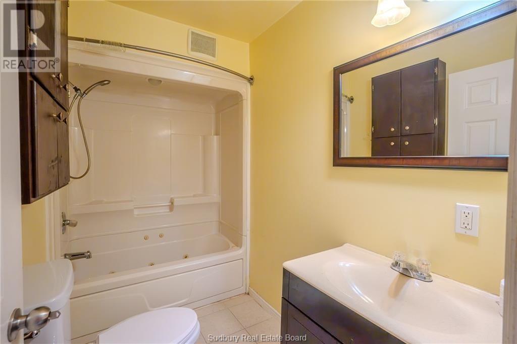 2-7 Ontario Drive, Spanish, ON - Indoor Photo Showing Bathroom