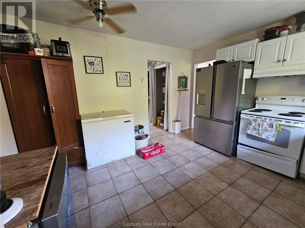 2-7 Ontario Drive, Spanish, ON - Indoor Photo Showing Kitchen