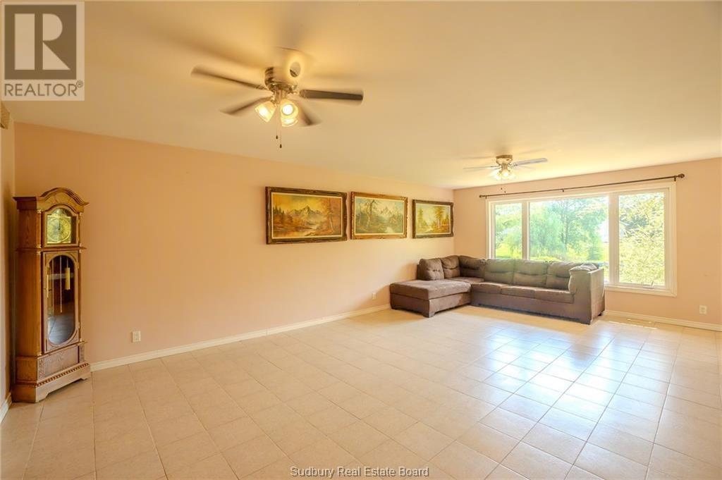 2-7 Ontario Drive, Spanish, ON - Indoor