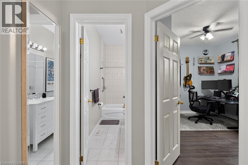 219 Shellard Lane Unit# 11, Brantford, ON - Indoor