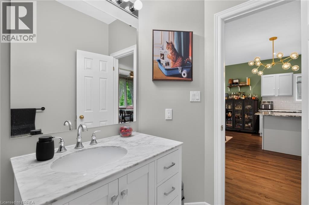 219 Shellard Lane Unit# 11, Brantford, ON - Indoor Photo Showing Bathroom