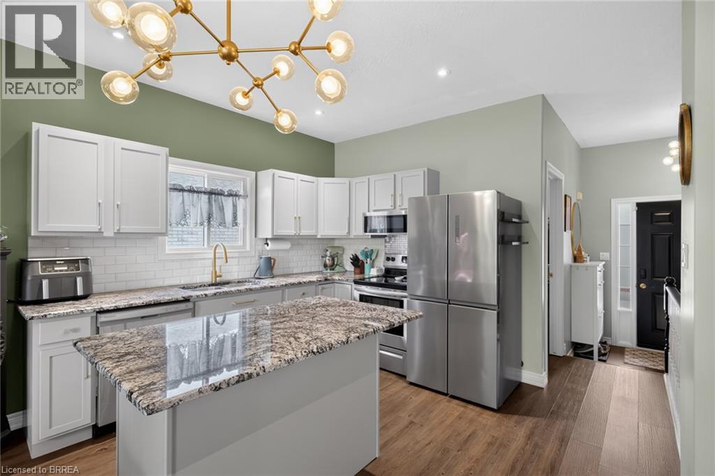 219 Shellard Lane Unit# 11, Brantford, ON - Indoor Photo Showing Kitchen With Stainless Steel Kitchen With Upgraded Kitchen