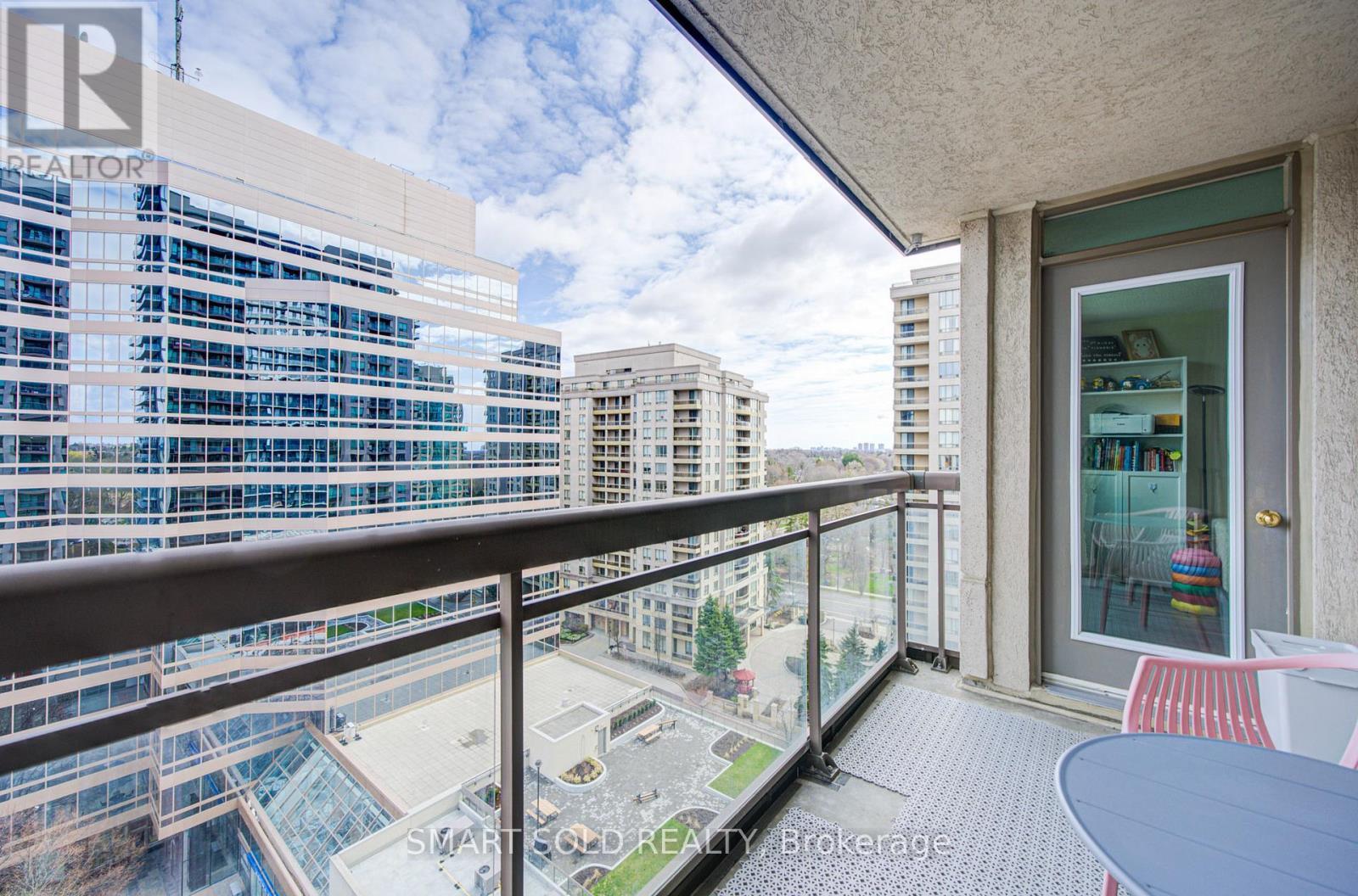 1512 - 18 Parkview Avenue, Toronto, ON - Outdoor