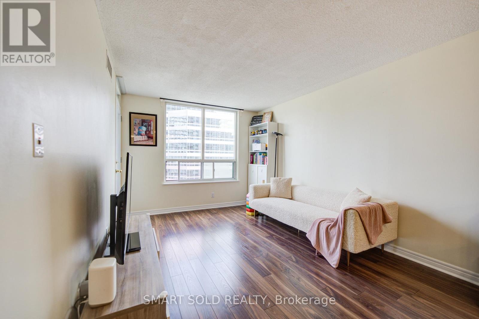 1512 - 18 Parkview Avenue, Toronto, ON - Indoor