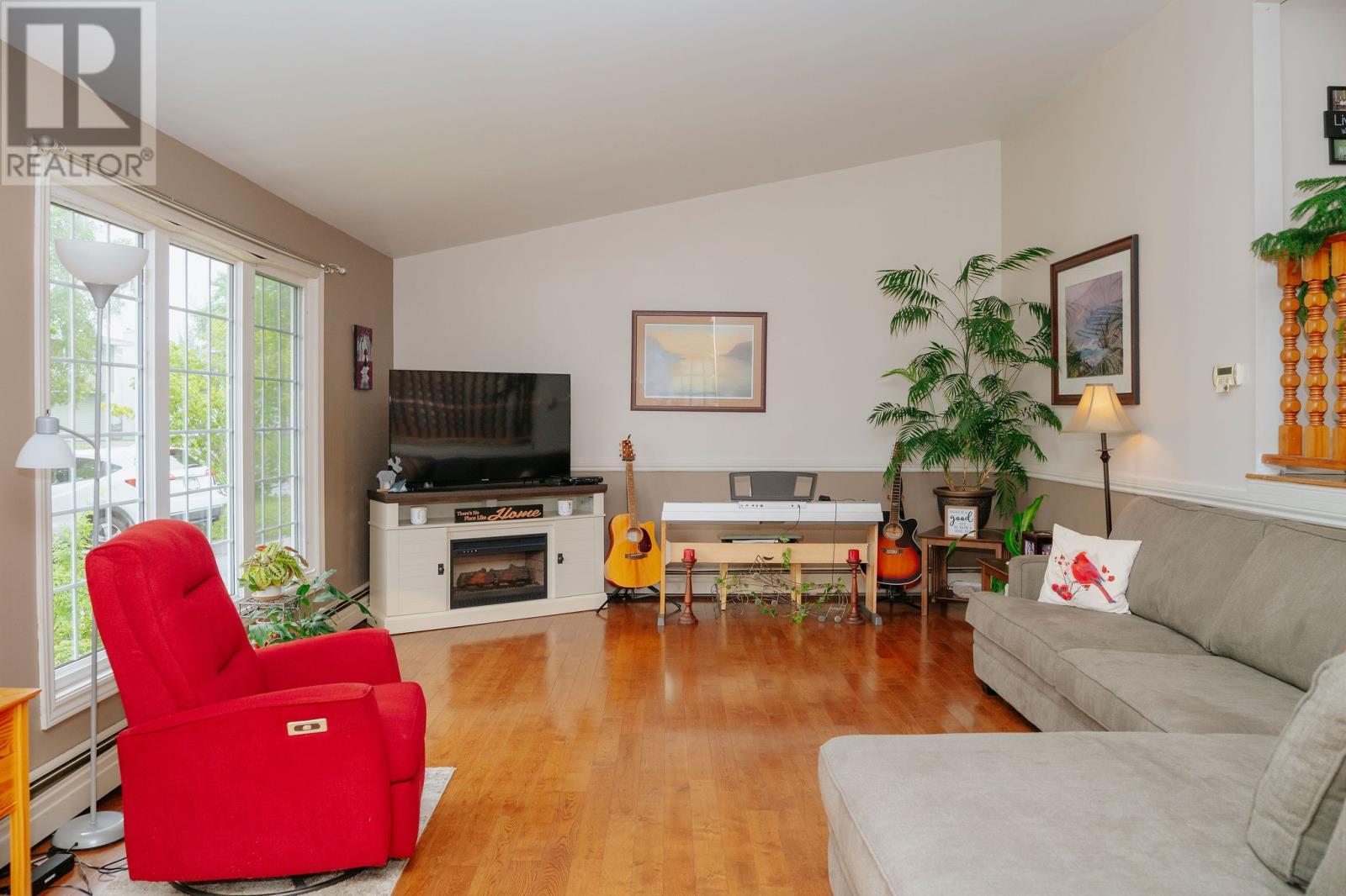 58 Byrd Avenue, Gander, NL - Indoor Photo Showing Living Room