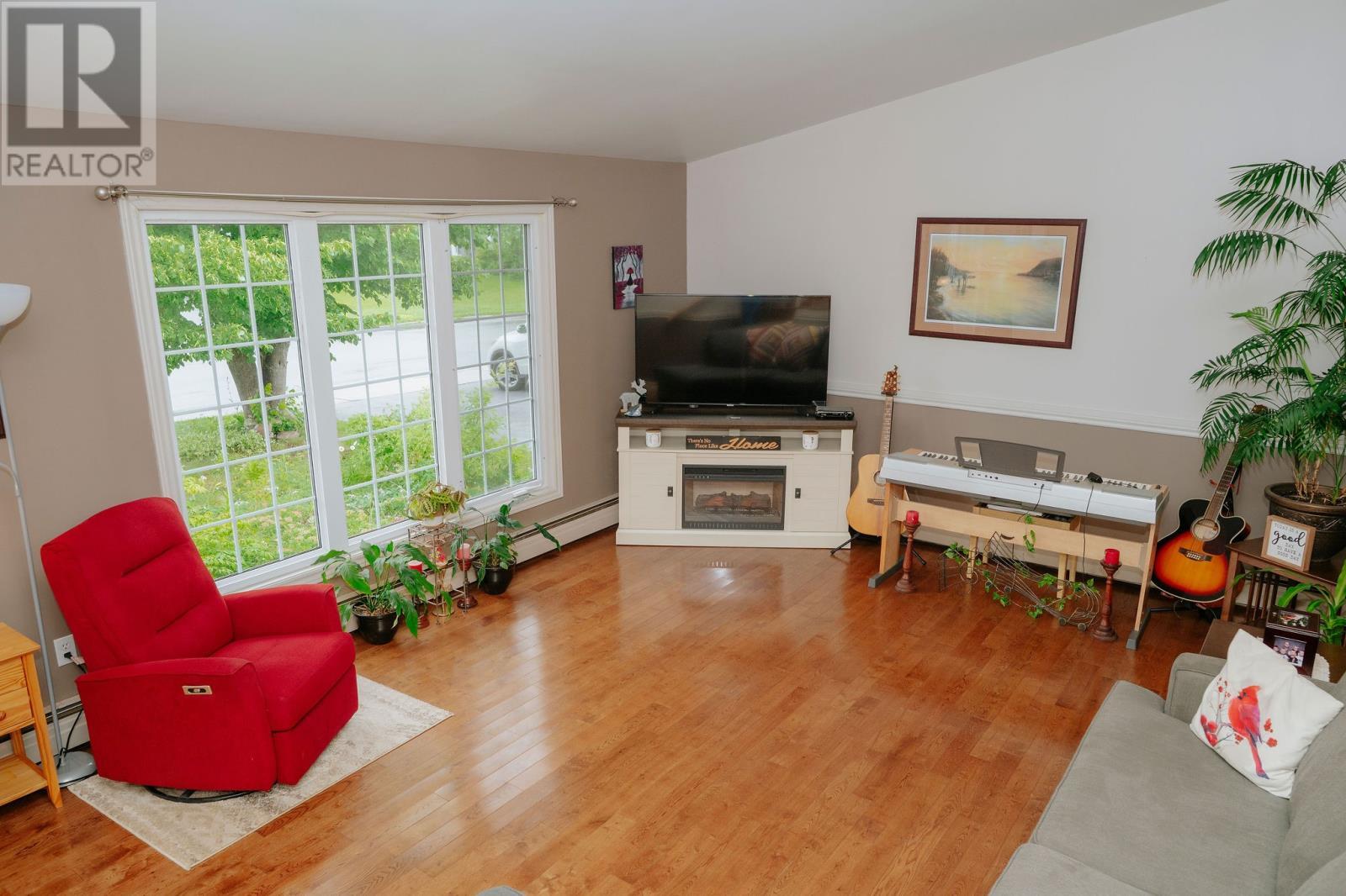 58 Byrd Avenue, Gander, NL - Indoor Photo Showing Living Room