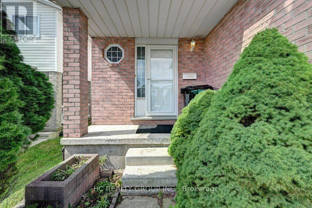 271 Resurrection Drive, Kitchener, ON - Outdoor