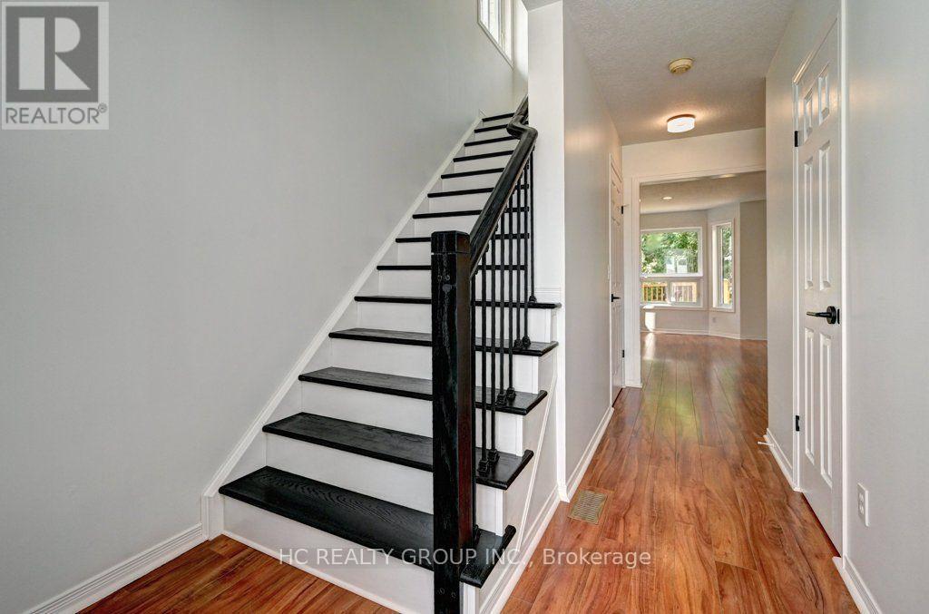 271 Resurrection Drive, Kitchener, ON - Indoor Photo Showing Other Room