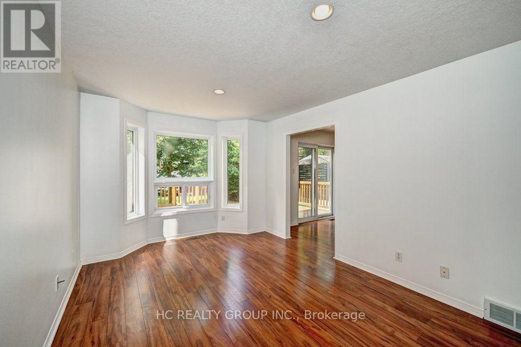 271 Resurrection Drive, Kitchener, ON - Indoor Photo Showing Other Room
