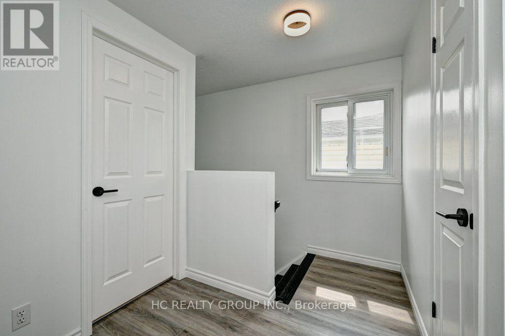 271 Resurrection Drive, Kitchener, ON - Indoor Photo Showing Other Room