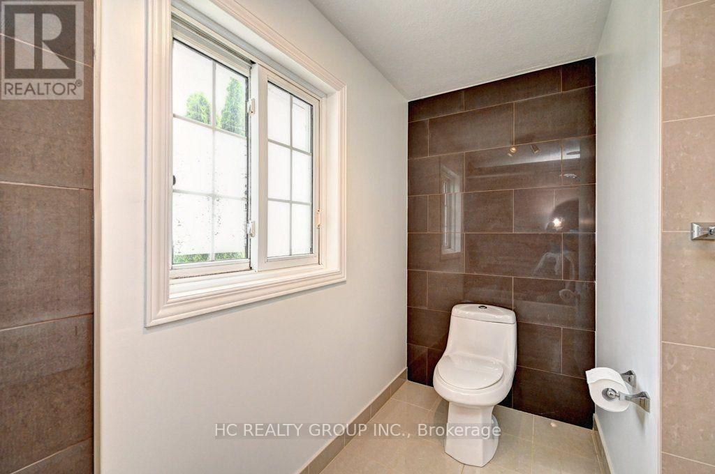 271 Resurrection Drive, Kitchener, ON - Indoor Photo Showing Bathroom
